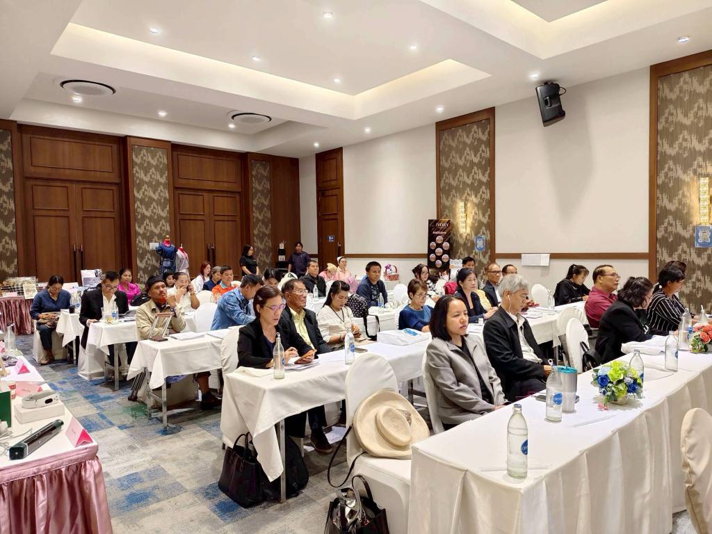 DIPROM Center 4 ปั้น SME เปลี่ยน 'ต้นทุนคาร์บอน' เป็น 'กำไร  ด้วยหลักสูตร “พลิกโอกาสทางธุรกิจ ด้วยวิถี Low Carbon สำหรับผู้ประกอบการยุคใหม่”