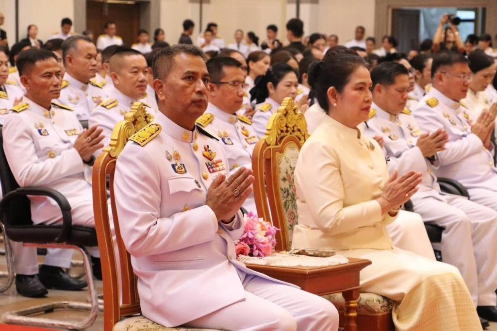 ร่วมงานเฉลิมพระเกียรติ เนื่องในโอกาสพระราชพิธีมหามงคลเฉลิมพระชนมพรรษา ๔ รอบ