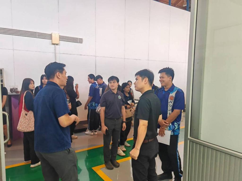 ยินดีต้อนรับคณะศึกษาดูงาน จากวิทยาลัยการอาชีพหนองหาน