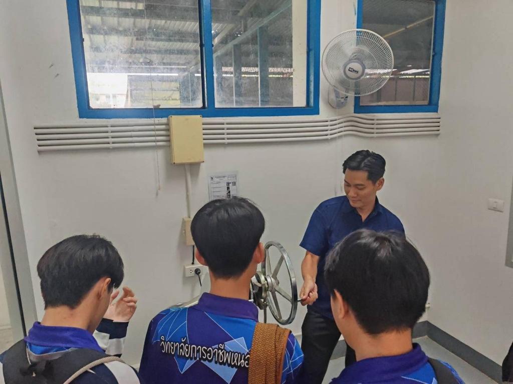 ยินดีต้อนรับคณะศึกษาดูงาน จากวิทยาลัยการอาชีพหนองหาน