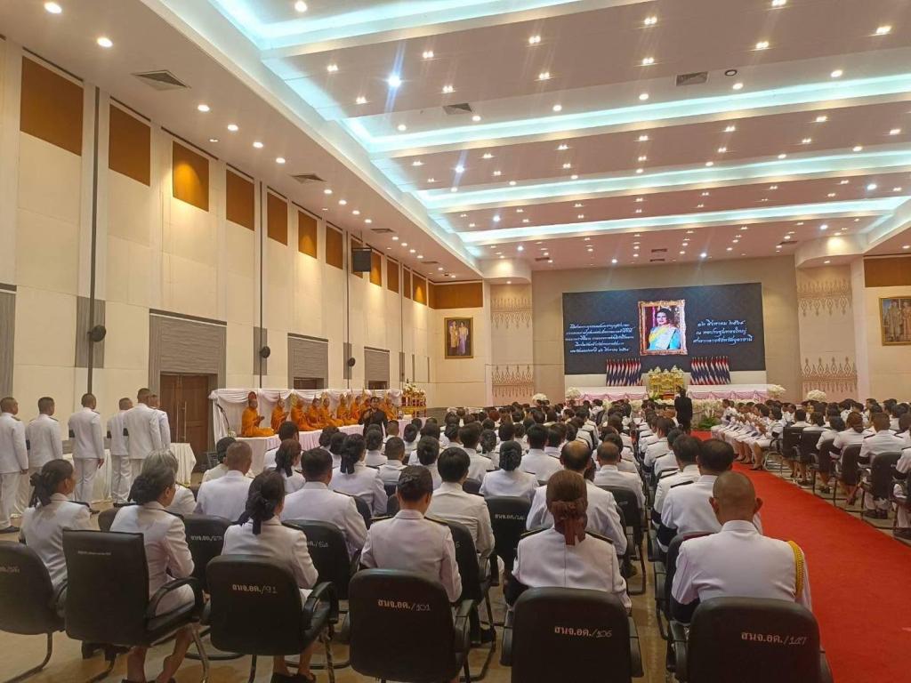 ร่วมพิธีเจริญพระพุทธมนต์และทำบุญตักบาตรถวายพระราชกุศล เนื่องในวันแม่แห่งชาติ 12 สิงหาคม 2569
