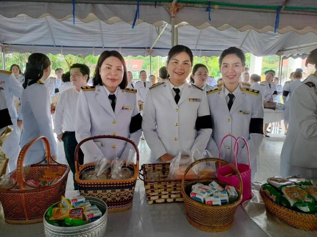 ร่วมพิธีเจริญพระพุทธมนต์และทำบุญตักบาตรถวายพระราชกุศล เนื่องในวันแม่แห่งชาติ 12 สิงหาคม 2569