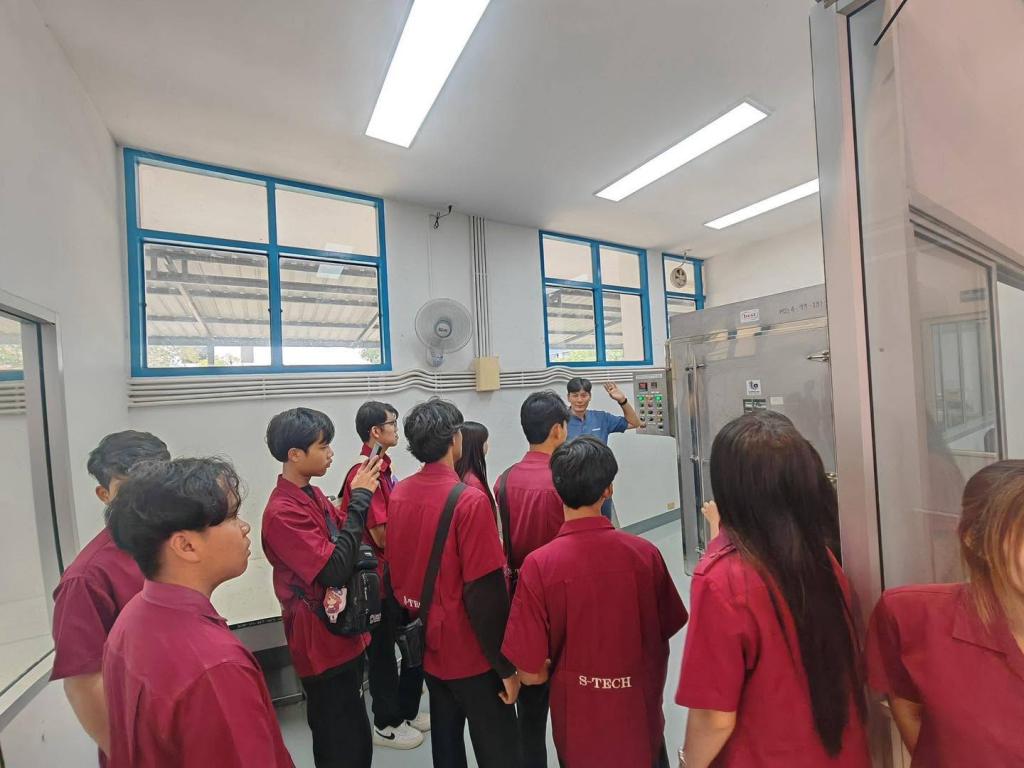 ยินดีต้อนรับคณะศึกษาดูงาน จากวิทยาลัยเทคโนโลยี​สีชมพู