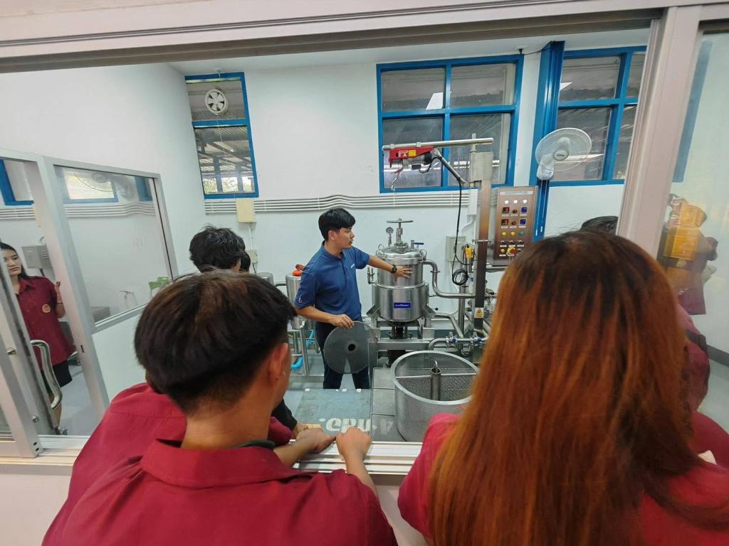 ยินดีต้อนรับคณะศึกษาดูงาน จากวิทยาลัยเทคโนโลยี​สีชมพู